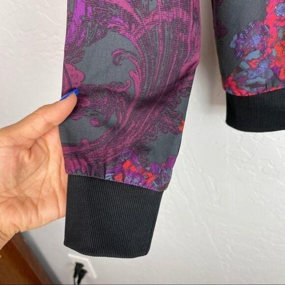 Fabletics Ithaca Jacket Romantic Print Bomber Zip Front Athleisure Women's Small - Picture 5 of 13